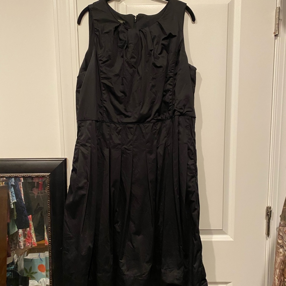 Women’s size 14W black Talbots pleated dress
